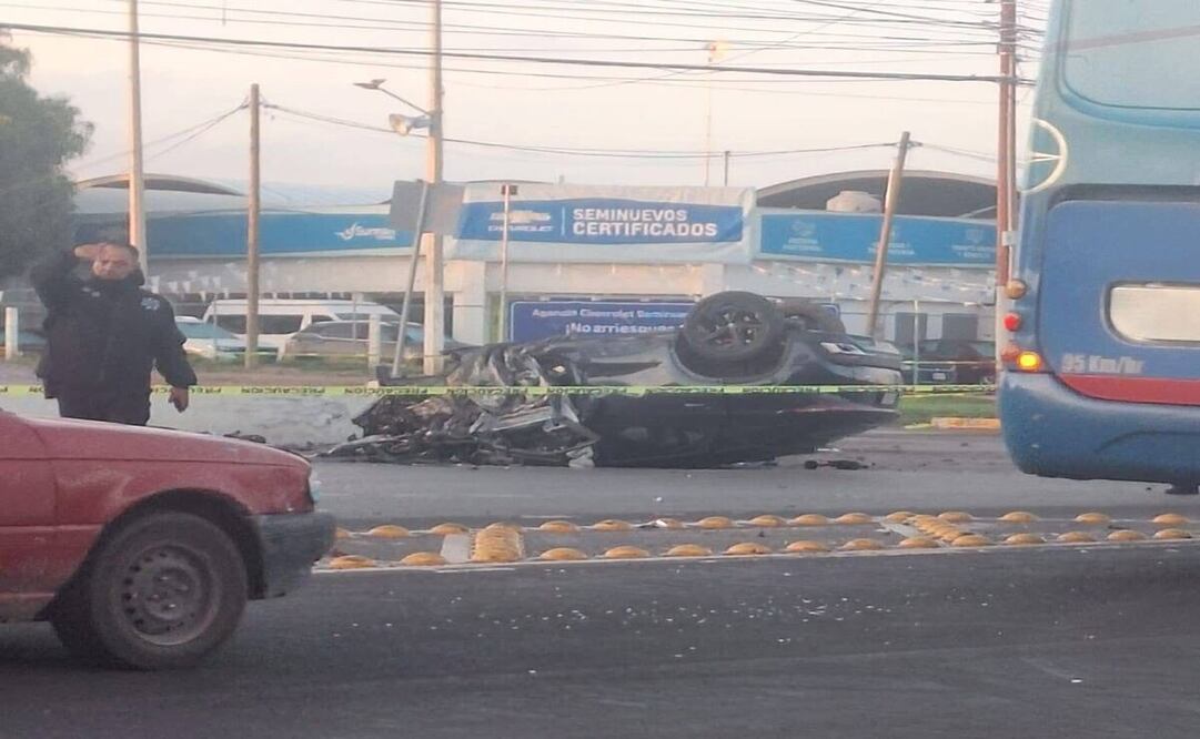 Los dos militares perdieron la vida luego de accidentarse cuando viajaban a bordo de una camioneta en la carretera libre México-Pachuca. Foto: Especial