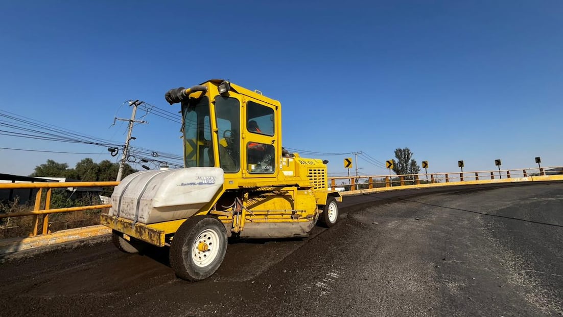 El Ayuntamiento de Tepotzotlán envió a elementos de la policía de tránsito para ayudar a agilizar la movilidad y seguridad vial, en tanto se desarrolla la obra. Foto: especial