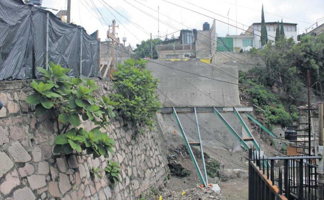 Vecinos proponen la construcción de un parque o un gimnasio urbano en el terreno donde estaba la “Torre de Pisa”. Foto: Darío Luna / El Universal Estado de México