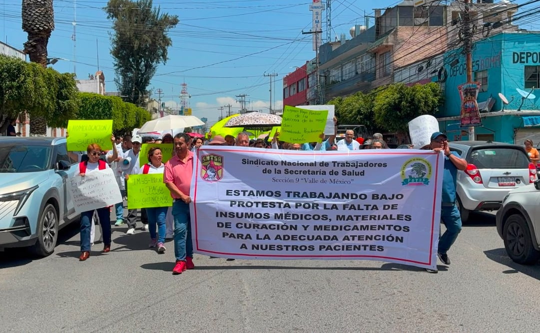 Integrantes del Sindicato Nacional de Trabajadores del Sector Salud realizaron una marcha en Cuautitlán. Foto especial