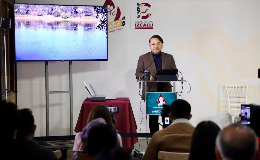 Daniel Serrano, alcalde de Izcalli, presentó la hoja de ruta para pasar del saneamiento a la potabilización masiva de la presa. Foto Especial