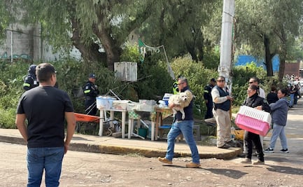 Once perritos reciben atención médica tras aparatoso incendio en gasera de Coacalco
