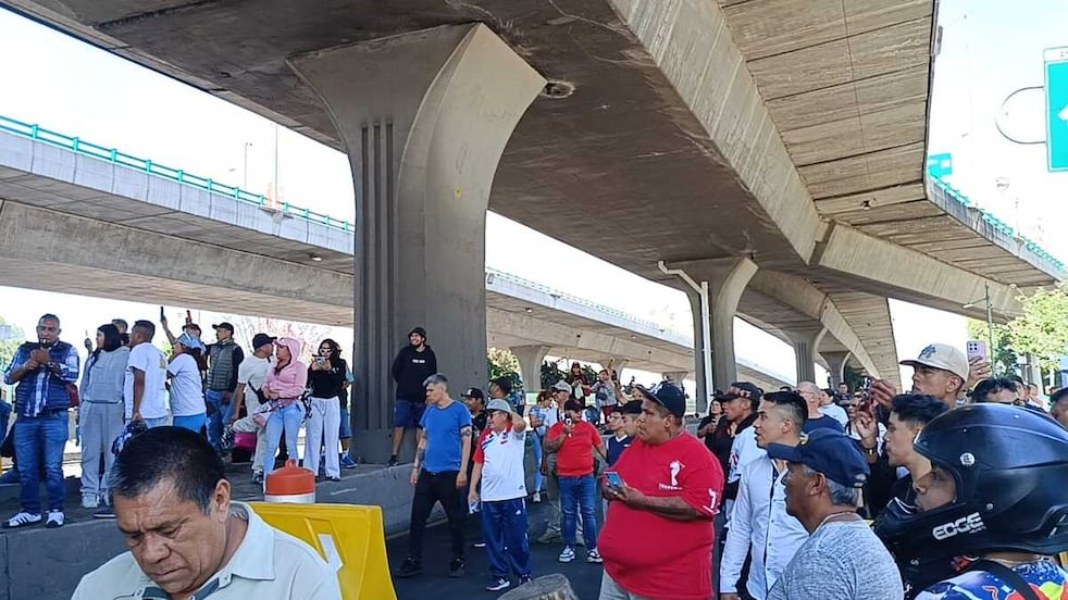 Protestan en la Plaza de los Mártires por la detención de ocho encargados de anexos
