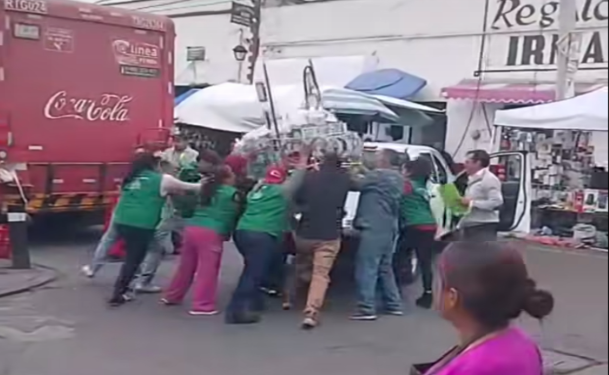 Comerciantes señalaron a siete funcionarios quienes de manera arbitraria les habrían decomisado su mercancía / Foto Especial