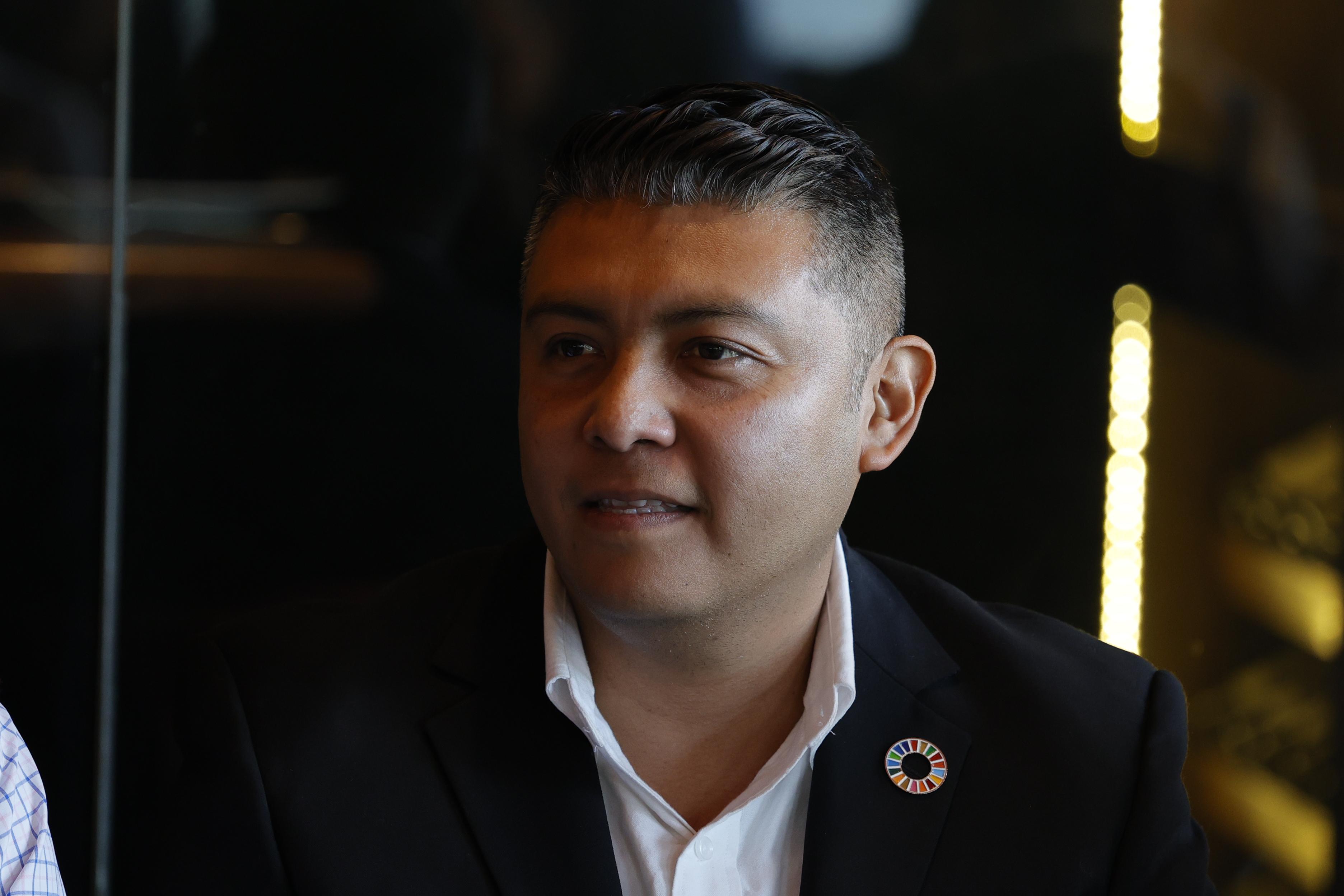 Alejandro León Balderas, el presidente del Consejo de las Organizaciones de la Sociedad Civil en el Estado de México, presentó a los colectivos mexiquenses seleccionados. Foto Arturo Hernández