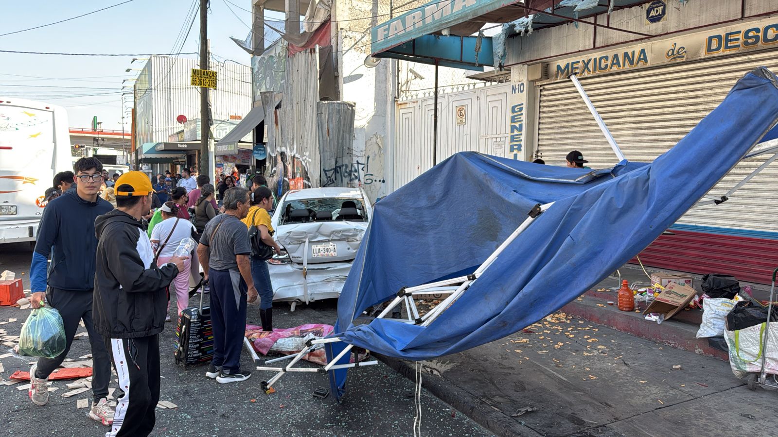 Los lesionados fueron atendidos por paramédicos de Protección Civil y algunos fueron trasladados a hospitales cercanos. Foto Especial
