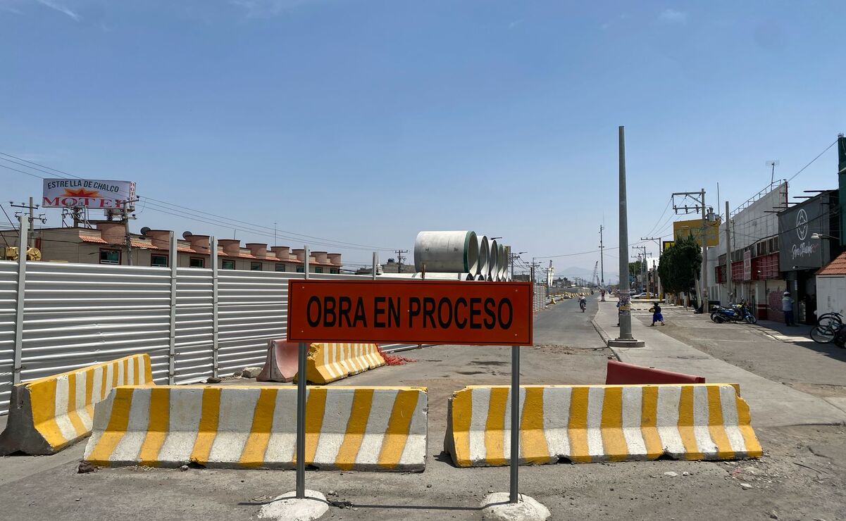 La avenida Solidaridad divide a las colonias Culturas de México y Jacalones 2. Foto: Emilio Fernández / El Universal Estado de México