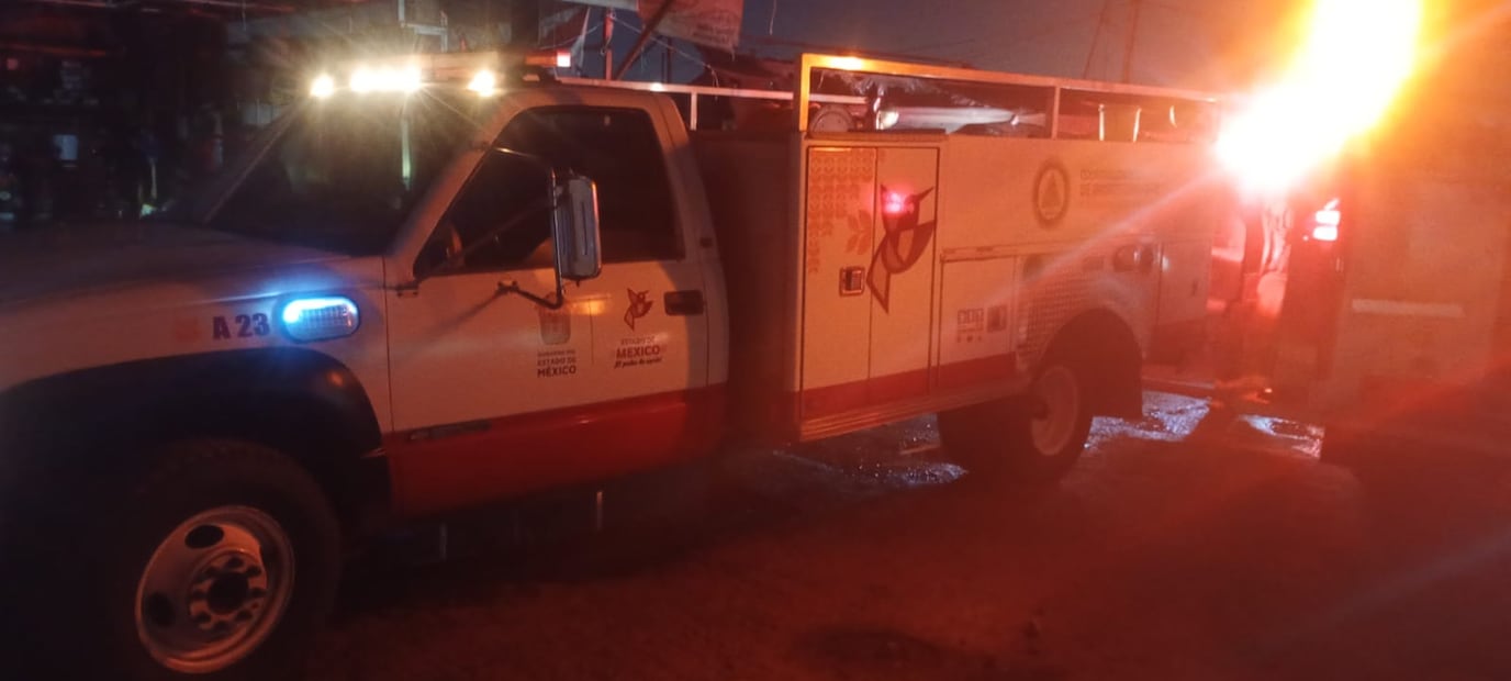 Al sitio acudieron también bomberos del municipio de Chalco y Los Reyes La Paz, además de distintas corporaciones de Ixtapaluca. Foto. Especial