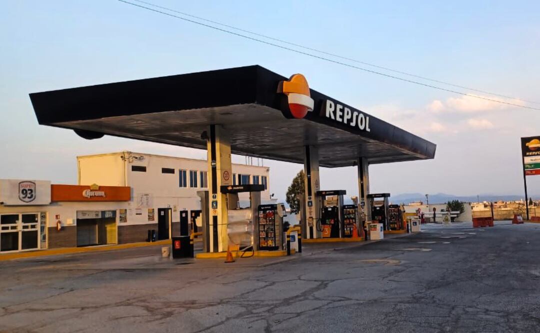 La gasolinera Servicio Telix en Nezahualcóyotl, epicentro de una demanda por fraude contra la transnacional Repsol. Foto: Especial