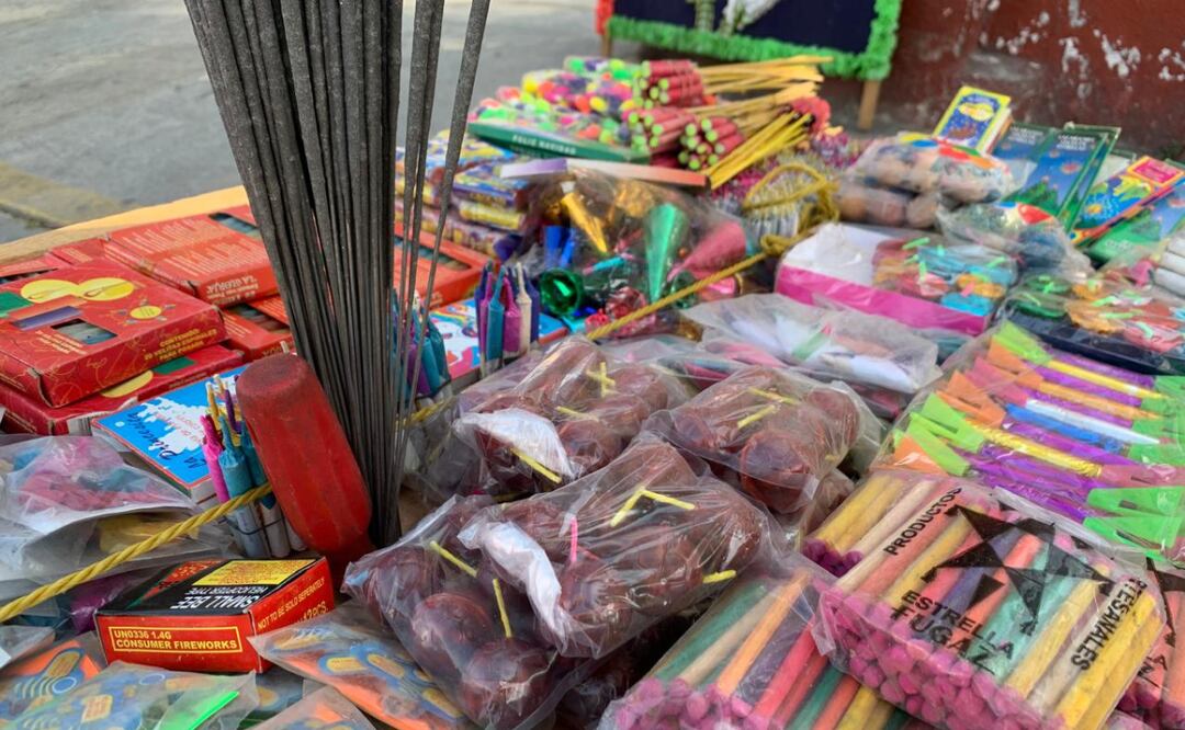 La pirotecnia, una tradición arraigada en Toluca, pero también un riesgo latente. El 80% de los accidentes ocurren en casa Foto: Sergio García