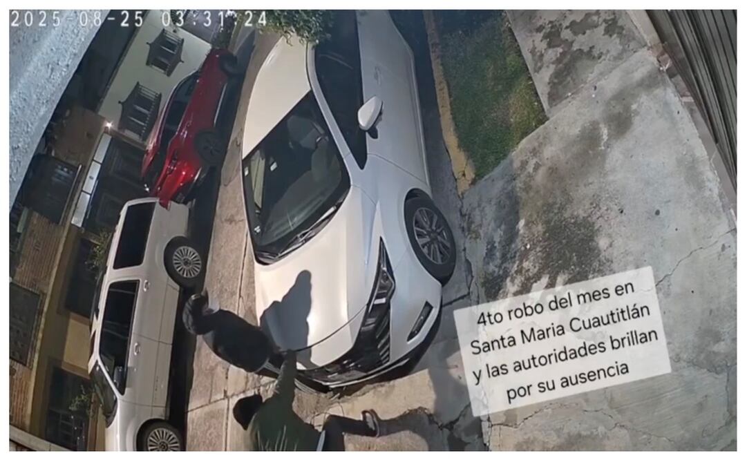 La madrugada del 25 de agosto fue captado en video el robo de un vehículo en el fraccionamiento Santa María / Foto Especial