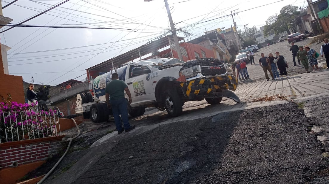 Pese a lo aparatoso del accidente, autoridades municipales confirmaron que no hubo personas heridas. Foto Especial
