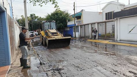 Realizan labores de limpieza en casas de Coacalco y Ecatepec afectadas por la lluvia