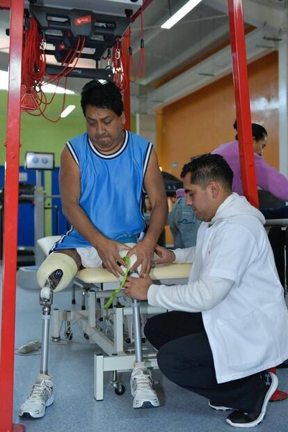 De enero a marzo, el CREE Toluca ha brindado 12 mil 393 terapias físicas a personas con alguna discapacidad. Foto. Especial