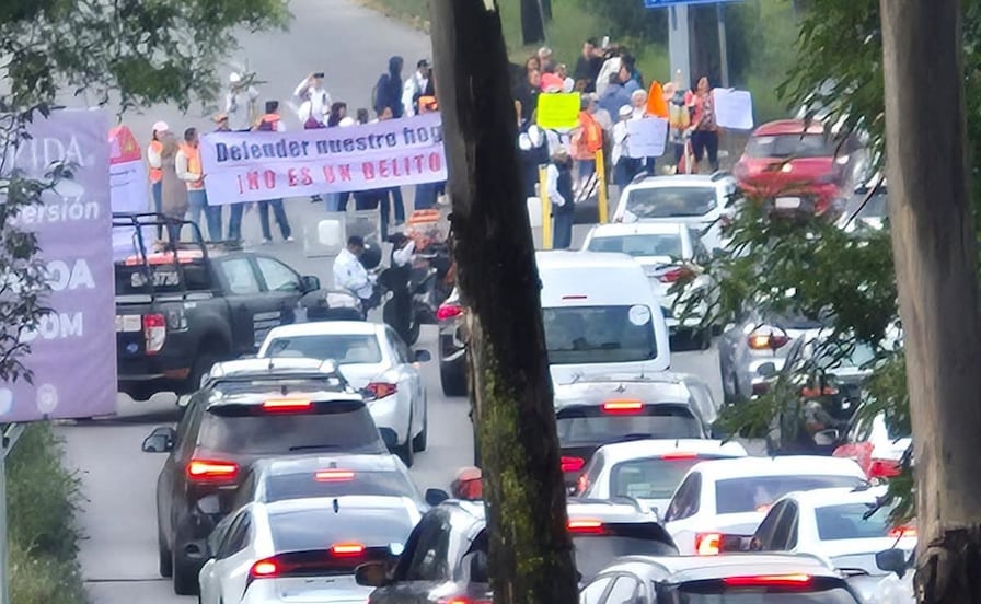 Vecinos desbloquean avenida Lomas Verdes tras cuatro horas de protesta