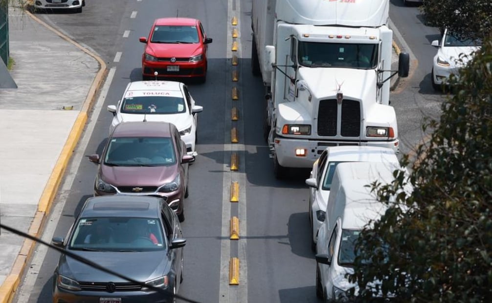 A partir de este miércoles inicia el canje de placas 2021 en todo el territorio mexiquense. Foto Alejandro Vargas / El Universal