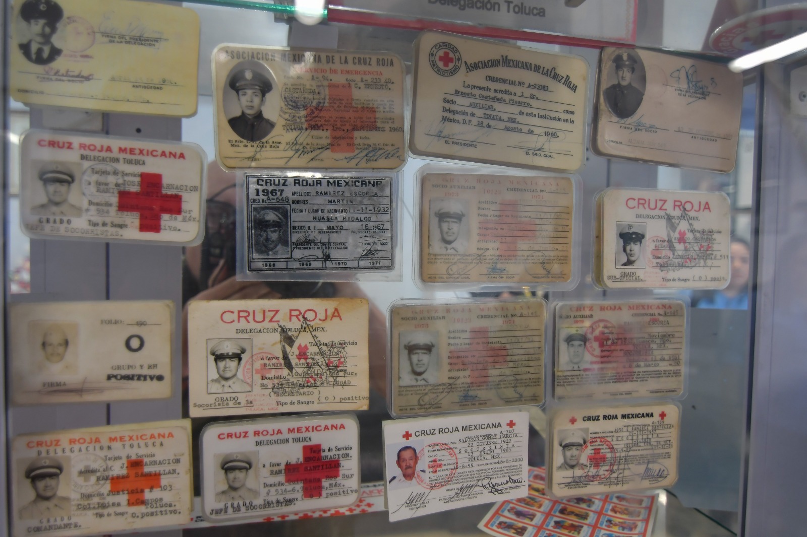 Elementos de la Cruz Roja que comparten recuerdos del rescate de personas entre los escombros de los edificios que colapsaron en la Ciudad de México