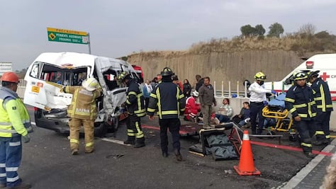 Choque múltiple en la Toluca-Naucalpan deja 23 lesionados; falla en frenos de autobús habría causado el percance