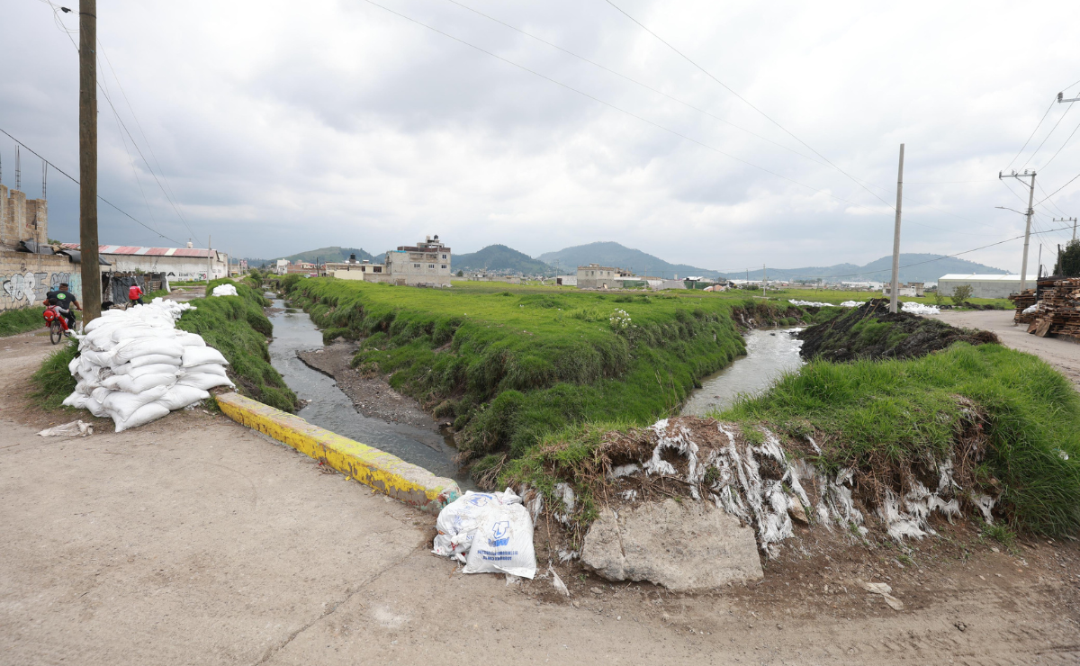 El río Verdiguel, una preocupación constante para cien familias de San Cristóbal Huichochitlán, Toluca. Temen perderlo todo de nuevo con cada temporada de lluvias. Foto: Alejandro Vargas