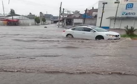 Tromba azota Coacalco y Ecatepec: Calles inundadas y caos en el Mexibús