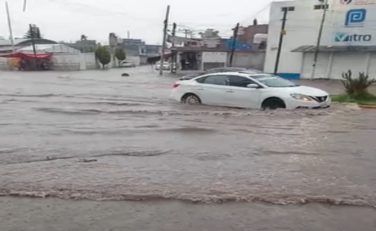 Tromba azota Coacalco y Ecatepec: Calles inundadas y caos en el Mexibús