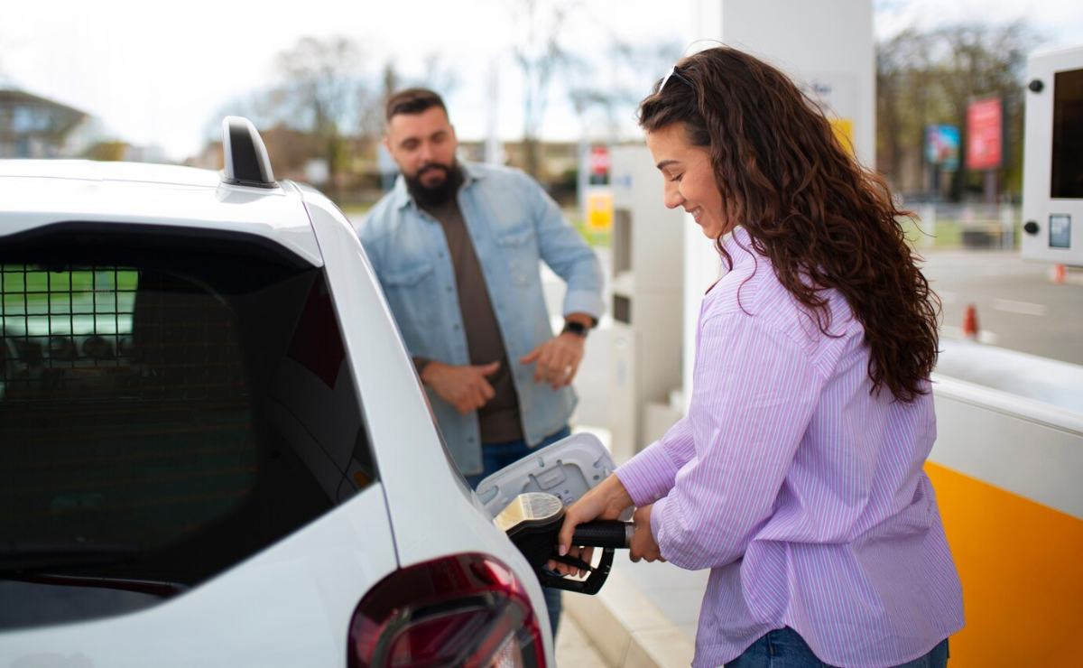 El incremento del IEPS ha generado una tendencia al alza en los precios de los combustibles en los últimos años. Foto: Especial