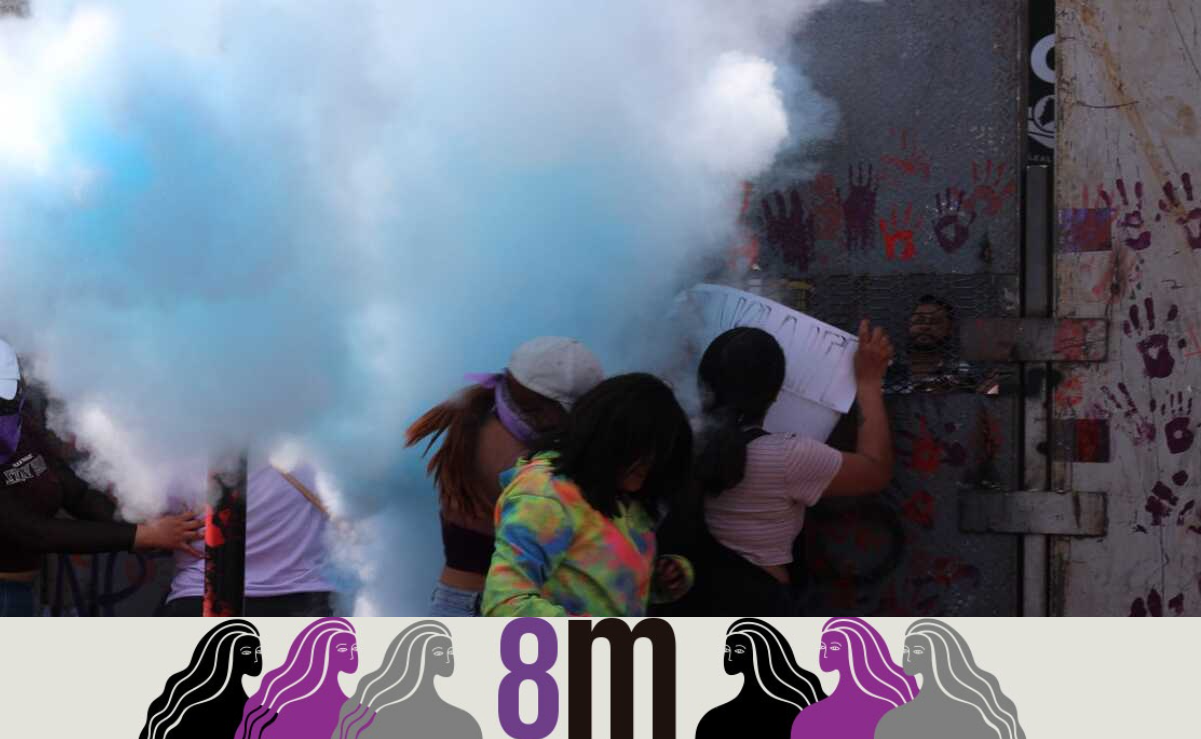 Con ataúd y pancartas, mujeres exigen justicia en Nezahualcóyotl este 8M