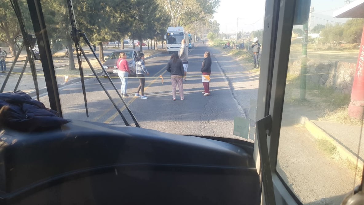 Normalizan el paso de unidades del Mexibús Línea 4 tras el retiro de manifestantes en la Avenida Nacional. Foto Especial