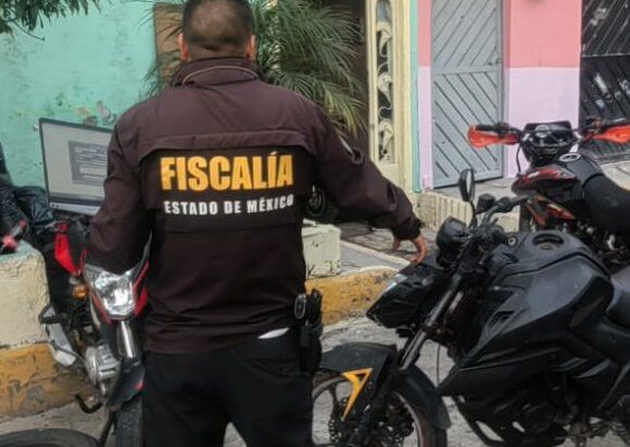 Cateo en Tlalnepantla: Fiscalía del Estado de México asegura motocicletas y granada de fragmentación
