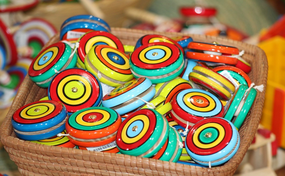 Edomex apoya a sus artesanos impulsando la venta de juguetes de madera