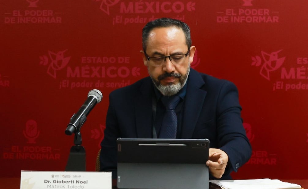 Gioberti Noel Mateos Toledo, encargado de Servicios de Salud, detalla el panorama epidemiológico del gusano barrenador en el Edomex. Foto Alejandro Vargas / El Universal