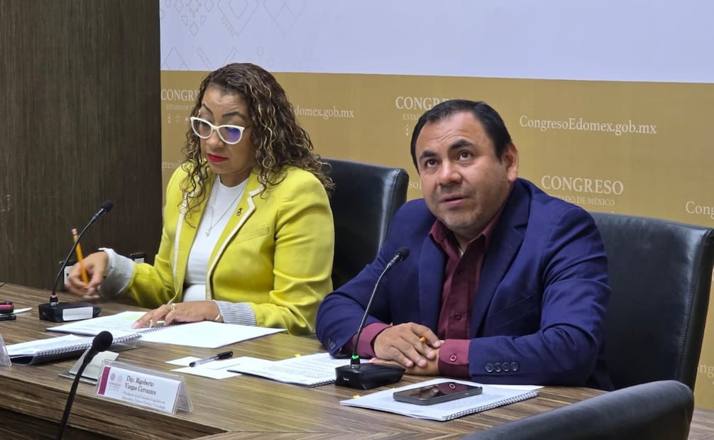 La Comisión de Educación de la 62 Legislatura sesiona para dictaminar la regulación tecnológica en las aulas mexiquenses. Foto Especial