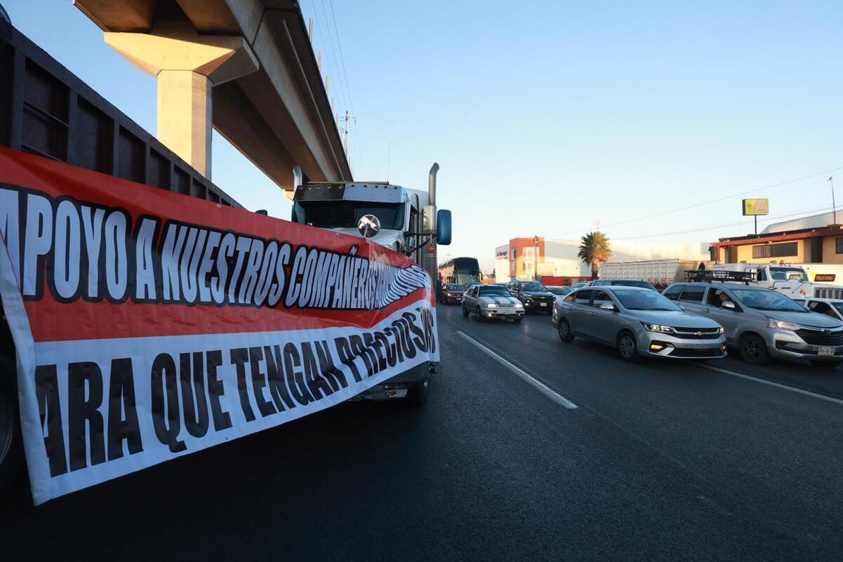 Transportistas cierran la México-Toluca: La protesta inicia en Lerma tras fracasar el diálogo con el Gobierno Federal