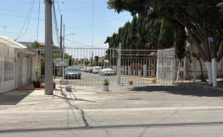 Cuautitlán Izcalli: Vecinos de Sección Parques colocan rejas en calles para restringir acceso por inseguridad