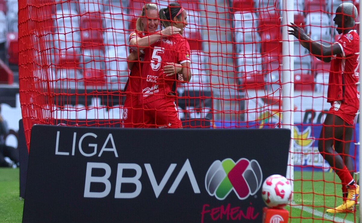 A pesar del complicado panorama, el técnico de las Diablas Rojas, César Arzate, resaltó que no bajarán los brazos. Foto: Especial