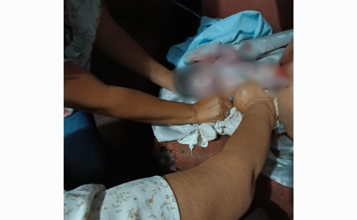 Oficiales de Ecatepec ayudan en un nacimiento de emergencia y salvan a madre y bebé Foto: Especial