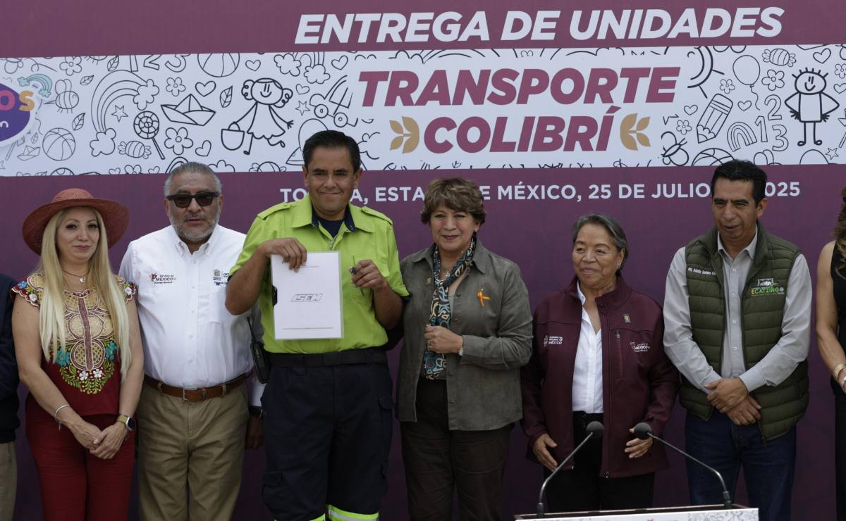 Delfina Gómez presenta el Transporte Colibrí: 6 nuevas unidades que harán más fáciles y dignos los viajes a hospitales para pacientes, especialmente niños. Foto: Arturo Hernández