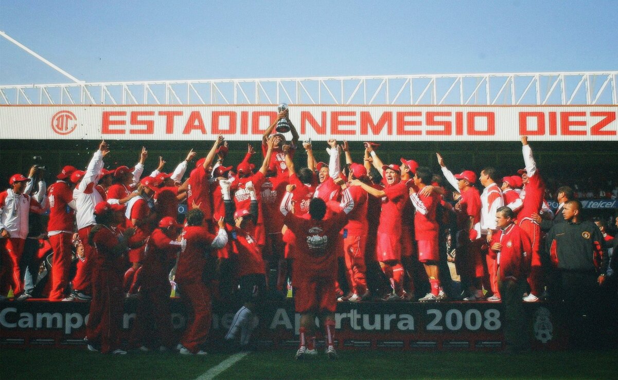 Con el equipo mexiquense, el paraguayo levanto tres campeonatos en dos etapas. Foto: @TolucaFC / X