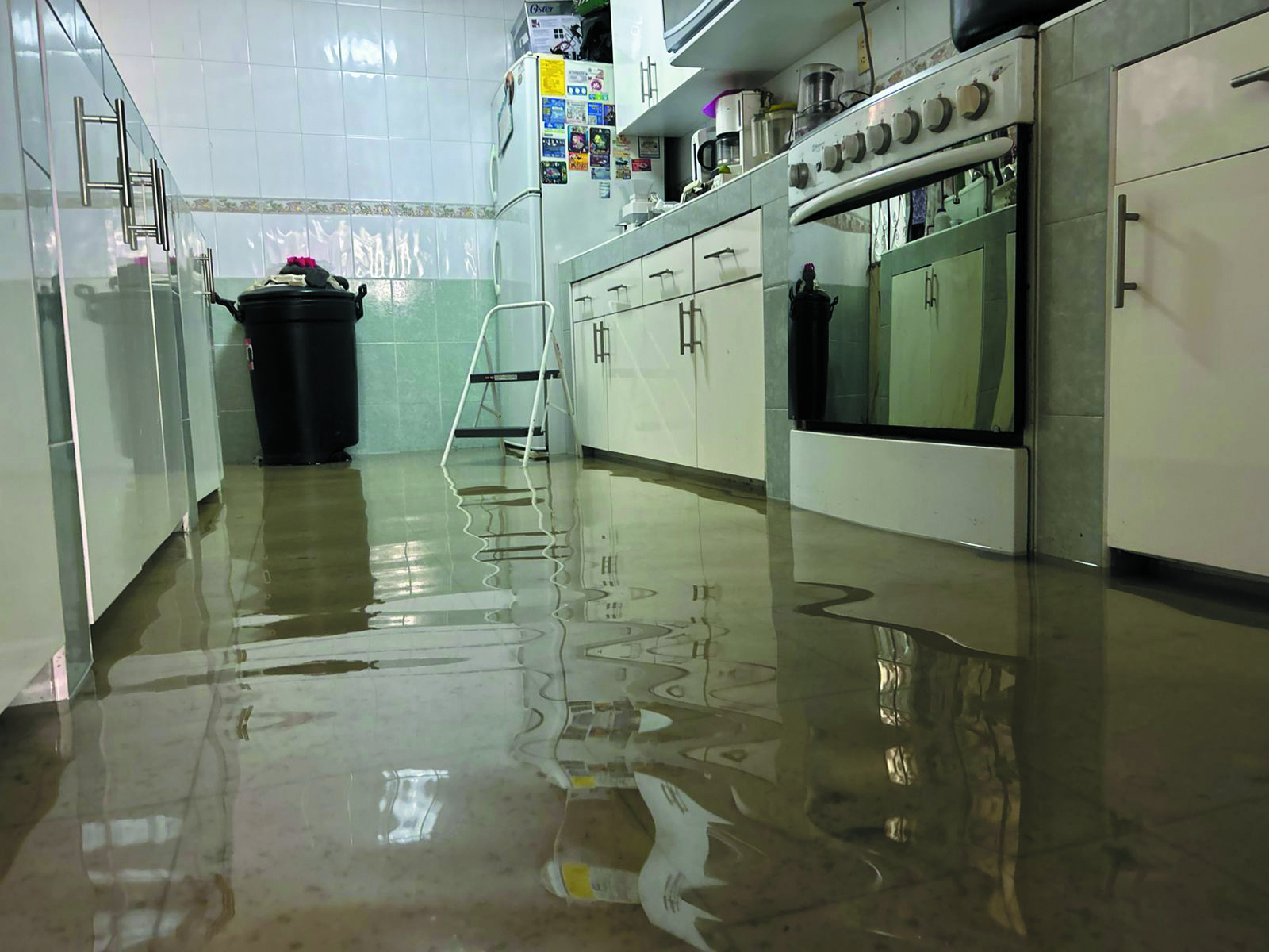 Debido a la fuerte lluvia que se presentó la tarde-noche del sábado se anegaron 14 colonias / Foto Emilio Fernández