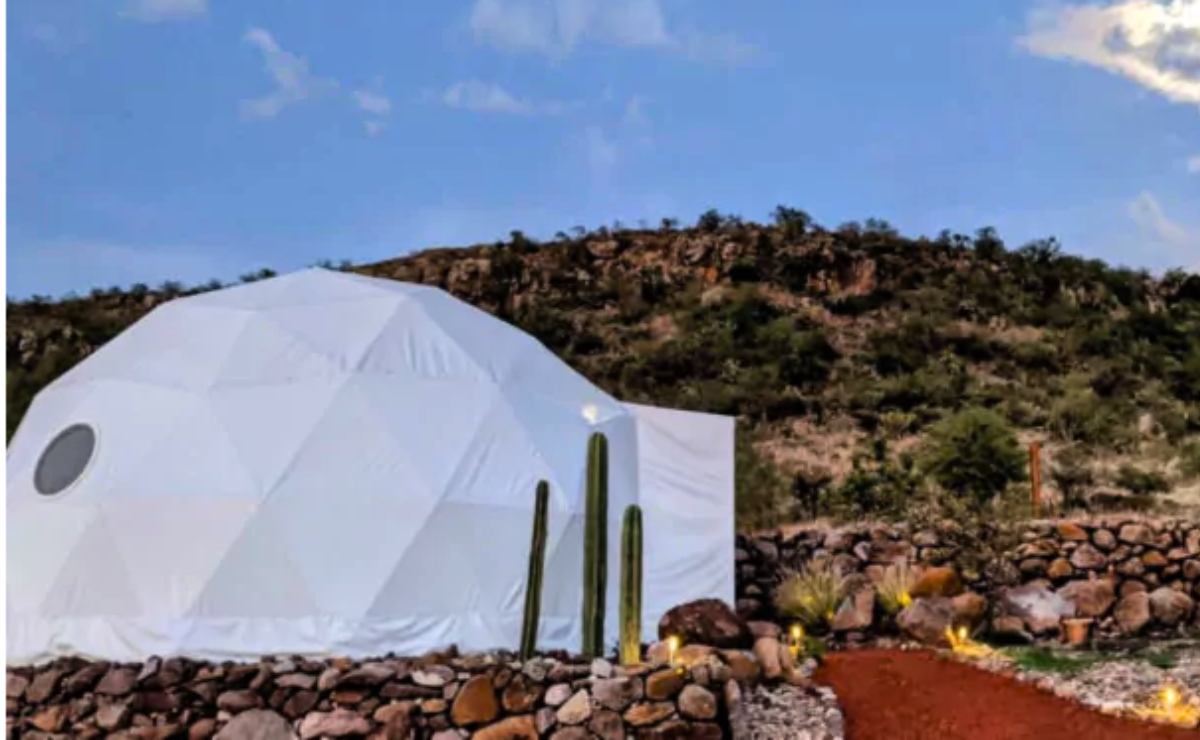 Elige tu aventura en Rancho San Miguel. Cabañas rústicas o camping bajo las estrellas, ¡tú decides cómo disfrutar de la naturaleza! Foto: Especial