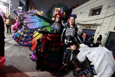 ¡Éxito total! Desfile de Catrines en Toluca reúne a miles
