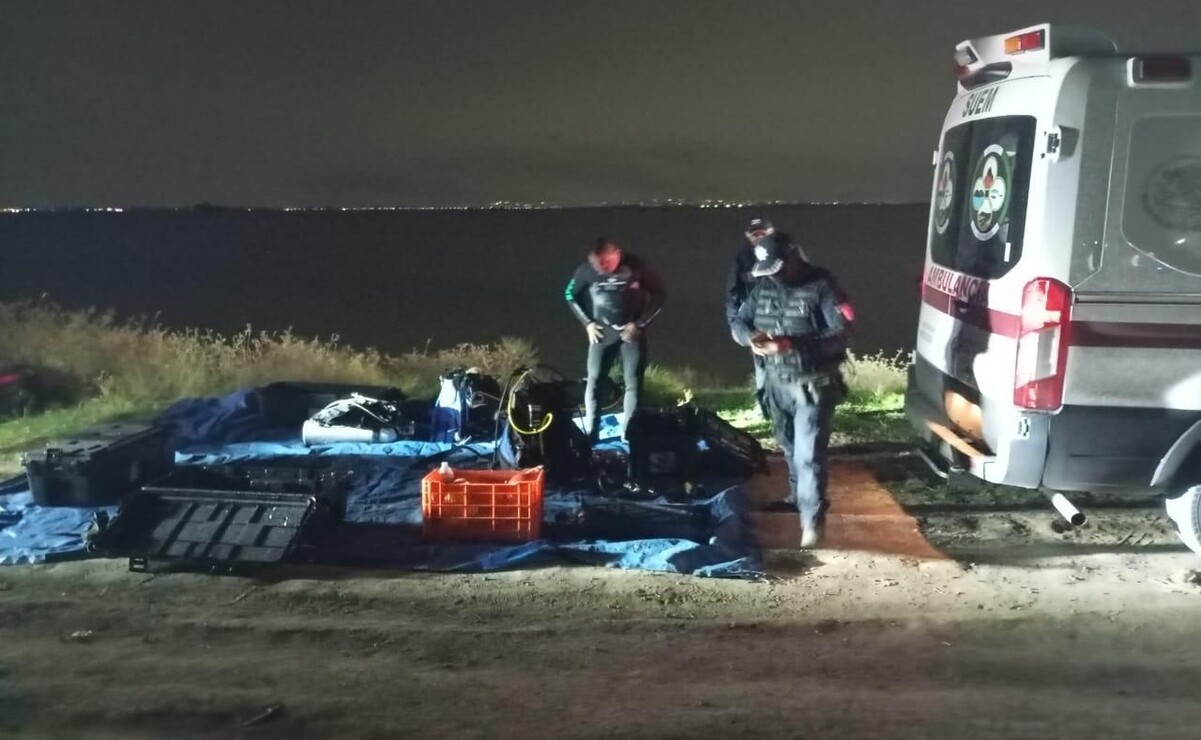 Los elementos de Protección Civil solicitaron la ayuda de buzos de Cuautitlán, quienes llegaron más tarde al área para localizar al menor. Foto: Especial