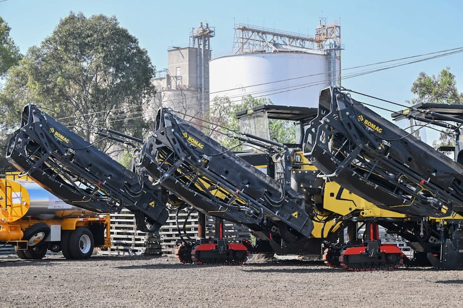 Localidades como Valle de Chalco, Chimalhuacán y Tlalnepantla ya cuentan con este equipo especializado para intervenir sus principales carreteras y avenidas. Foto Especial