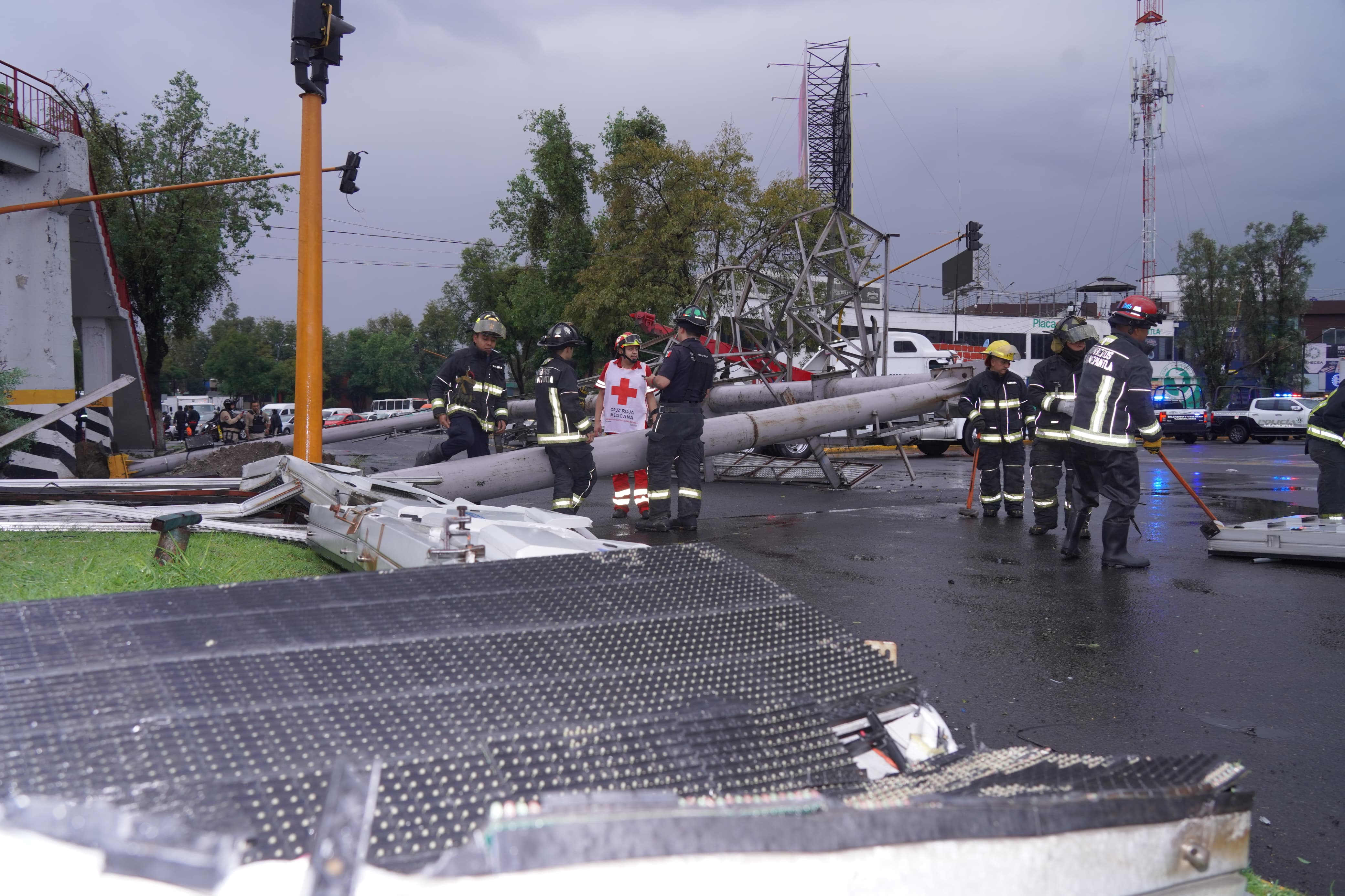Elementos de la Dirección de Protección Civil y Gestión Integral de Riesgos acordonaron el área / Foto Especial