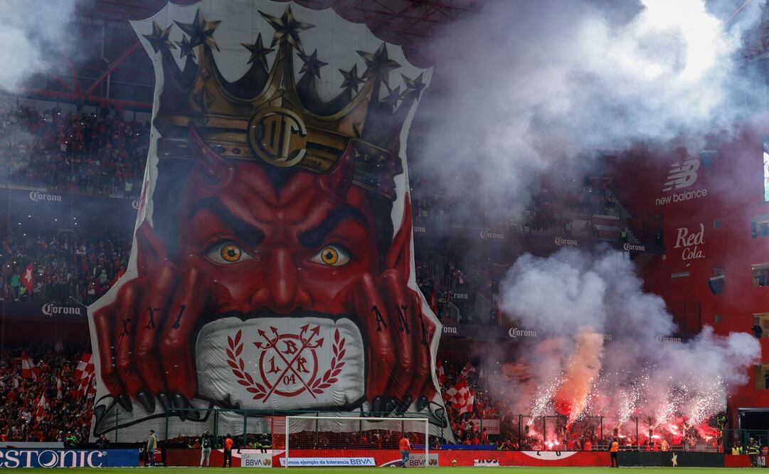 La Banda del Rojo celebró con un tifo especial / Foto Arturo Hernández