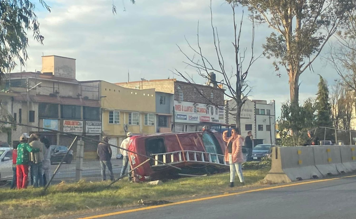 Los vehículos quedaron esparcidos en la carretera / Foto: Especial