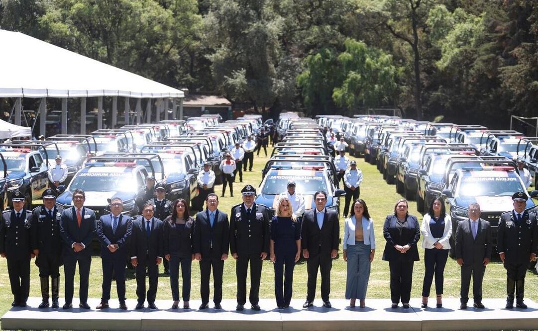 Por sus primeros 100 días de gobierno, la alcaldesa Romina Contreras entregó 100 patrullas nuevas en Huixquilucan. Foto: Especial