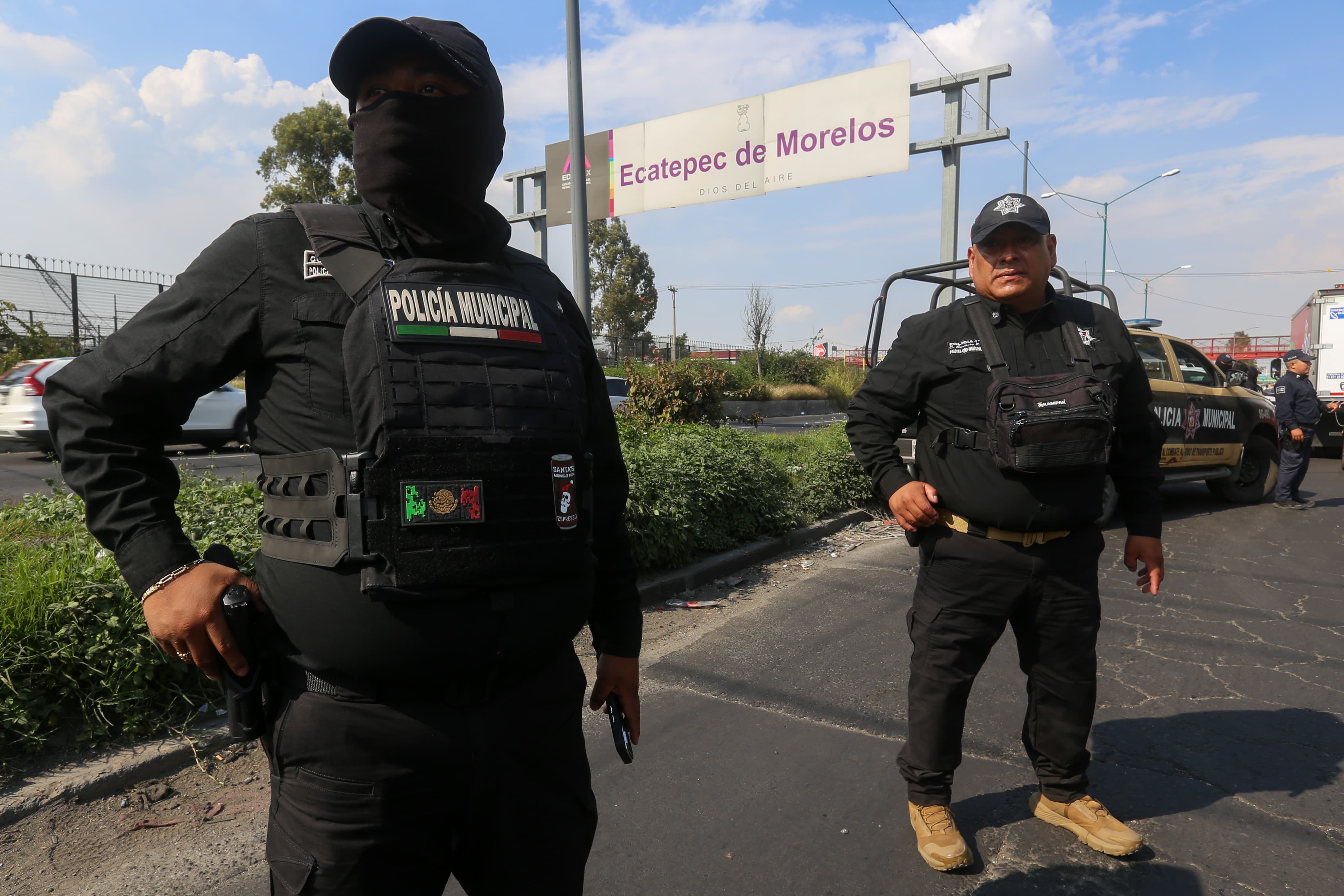 Elementos de la corporación mexiquense cumplimentaron una orden de aprehensión. Foto Luis Camacho