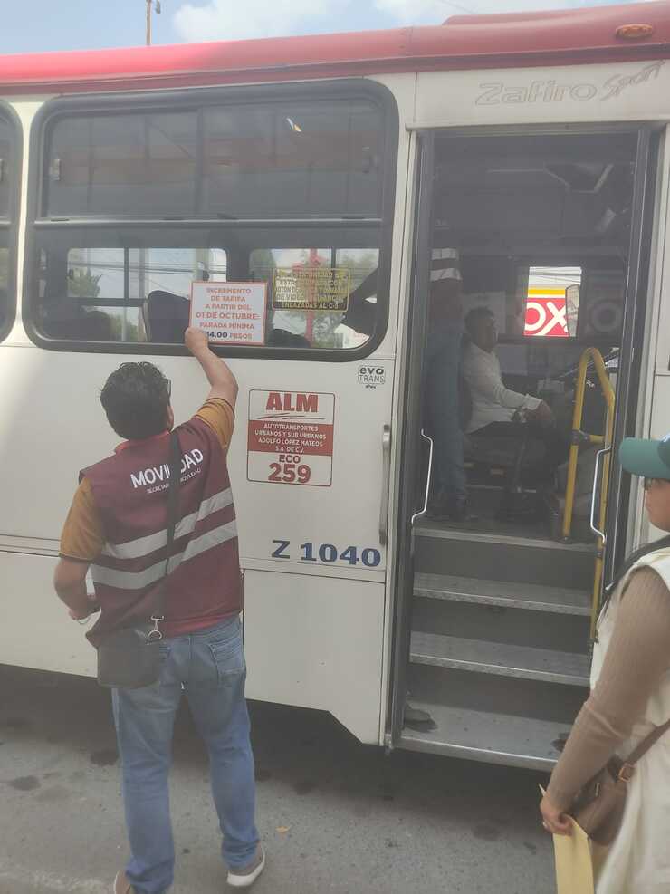 Un día después del amago de los transportistas, personal de SEMOV intervino y frenó el tarifazo