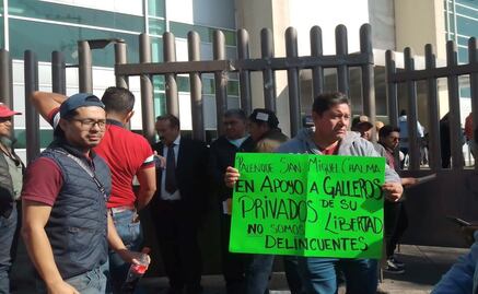 Edomex: Exigen la liberación de 14 galleros detenidos